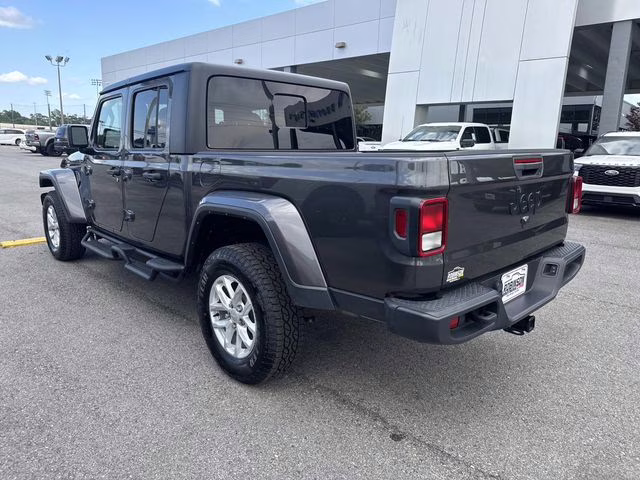 2023 Granite Crystal Metallic Clearcoat Jeep Gladiator Sport S 4X4 Truck