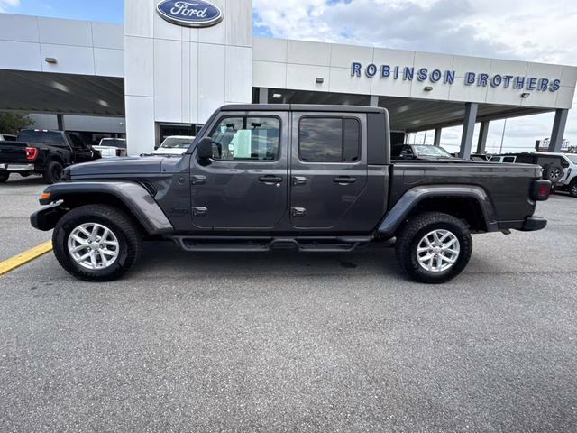 2023 Granite Crystal Metallic Clearcoat Jeep Gladiator Sport S 4X4 Truck