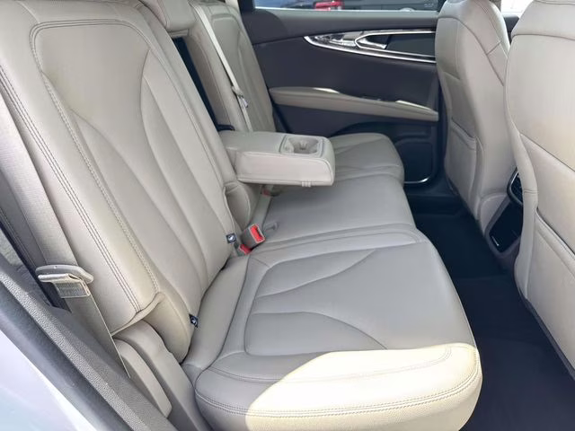 2023 White Metallic Lincoln Nautilus Standard AWD SUV
