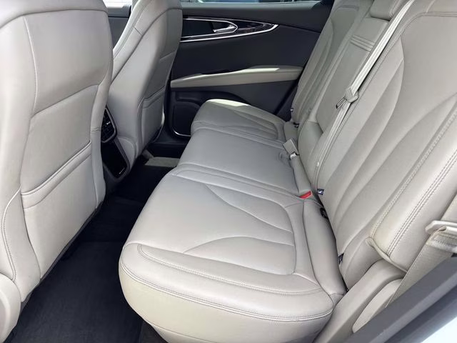 2023 White Metallic Lincoln Nautilus Standard AWD SUV