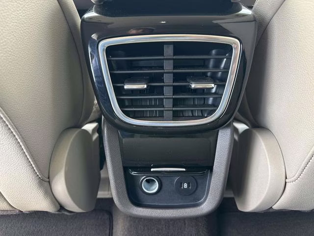 2023 White Metallic Lincoln Nautilus Standard AWD SUV