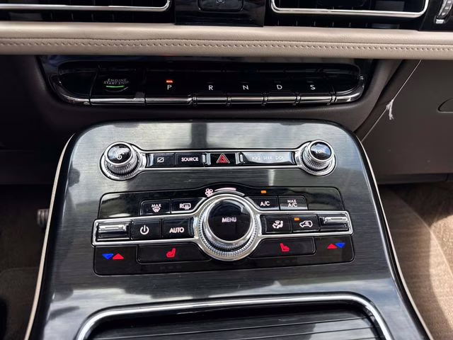 2023 White Metallic Lincoln Nautilus Standard AWD SUV