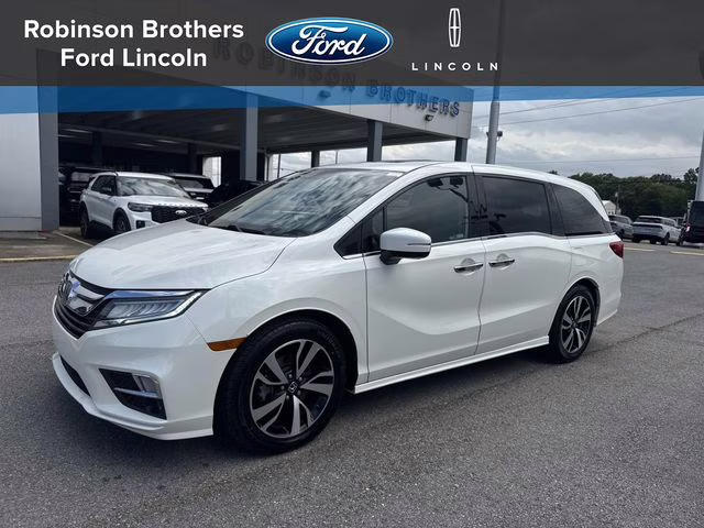 2019 White Honda Odyssey Elite FWD Van