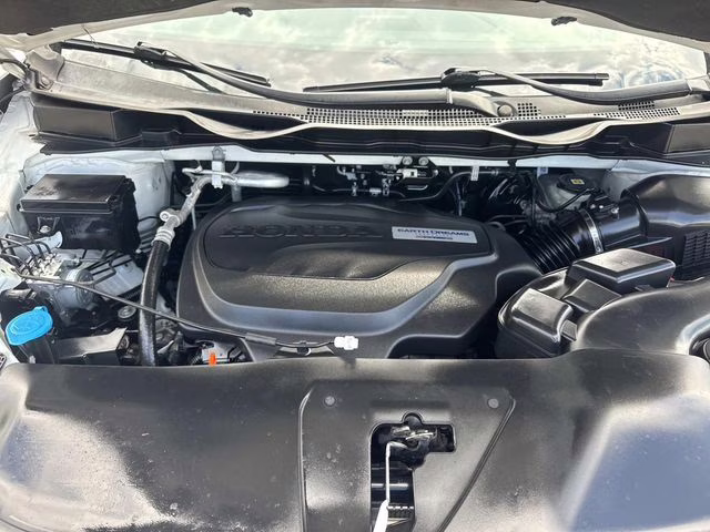2019 White Honda Odyssey Elite FWD Van