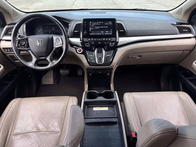 2019 White Honda Odyssey Elite FWD Van