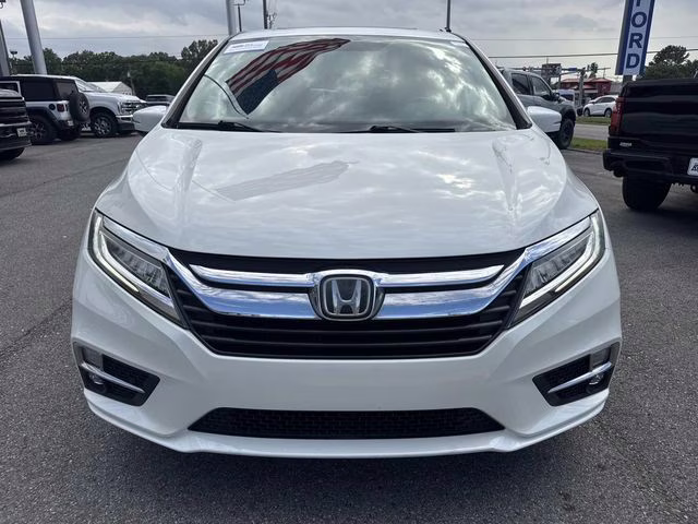 2019 White Honda Odyssey Elite FWD Van