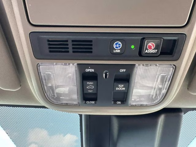 2019 White Honda Odyssey Elite FWD Van
