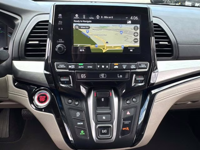 2019 White Honda Odyssey Elite FWD Van