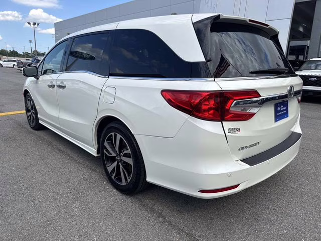 2019 White Honda Odyssey Elite FWD Van
