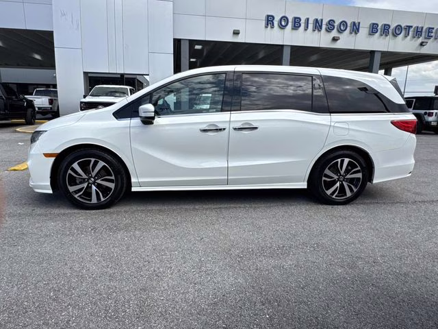 2019 White Honda Odyssey Elite FWD Van