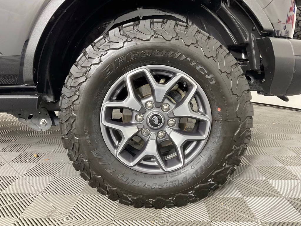 2024 Shadow Black Ford Bronco Badlands 4X4 SUV