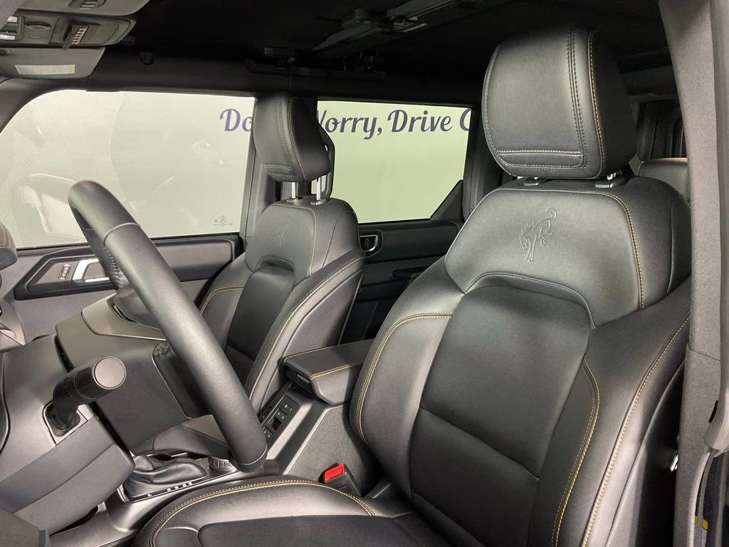 2024 Shadow Black Ford Bronco Badlands 4X4 SUV