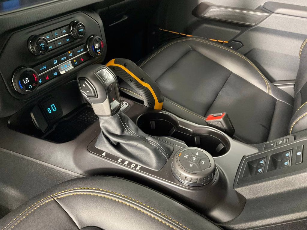 2024 Shadow Black Ford Bronco Badlands 4X4 SUV