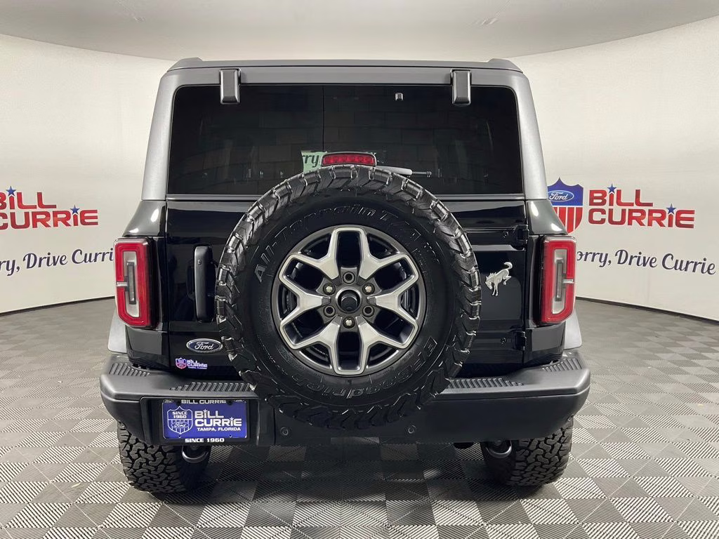2024 Shadow Black Ford Bronco Badlands 4X4 SUV