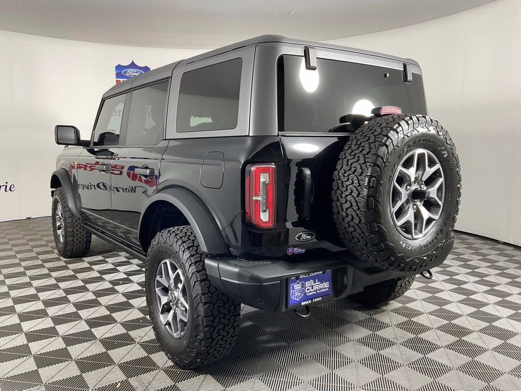 2024 Shadow Black Ford Bronco Badlands 4X4 SUV