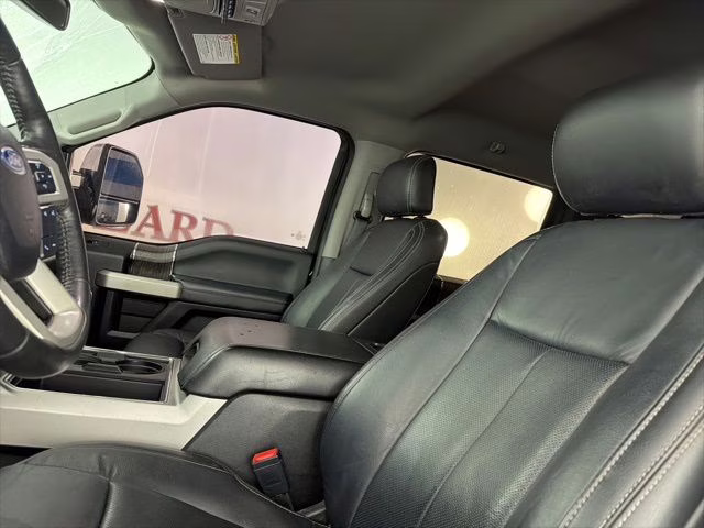 2020 Black Metallic Ford Super Duty F-350 SRW Lariat 4X4 Truck