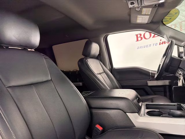 2020 Black Metallic Ford Super Duty F-350 SRW Lariat 4X4 Truck