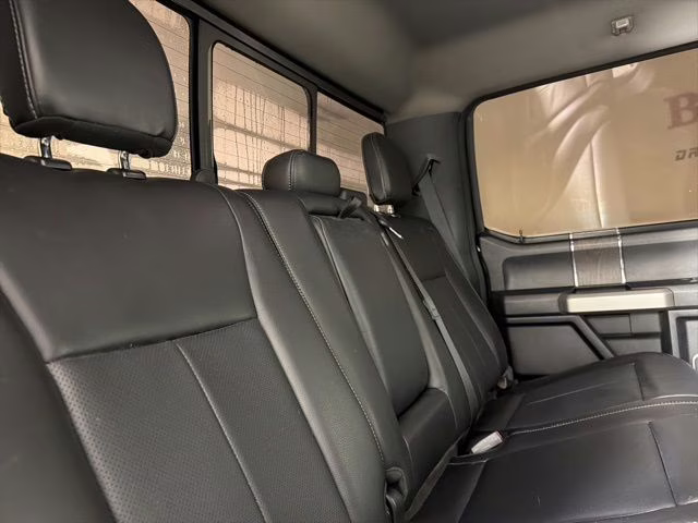 2020 Black Metallic Ford Super Duty F-350 SRW Lariat 4X4 Truck