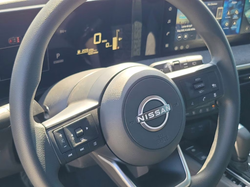 2026 White / Black Nissan Kicks SV FWD SUV