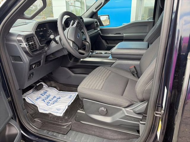 2023 Blue Metallic Ford F-150 XL 4X4 Truck