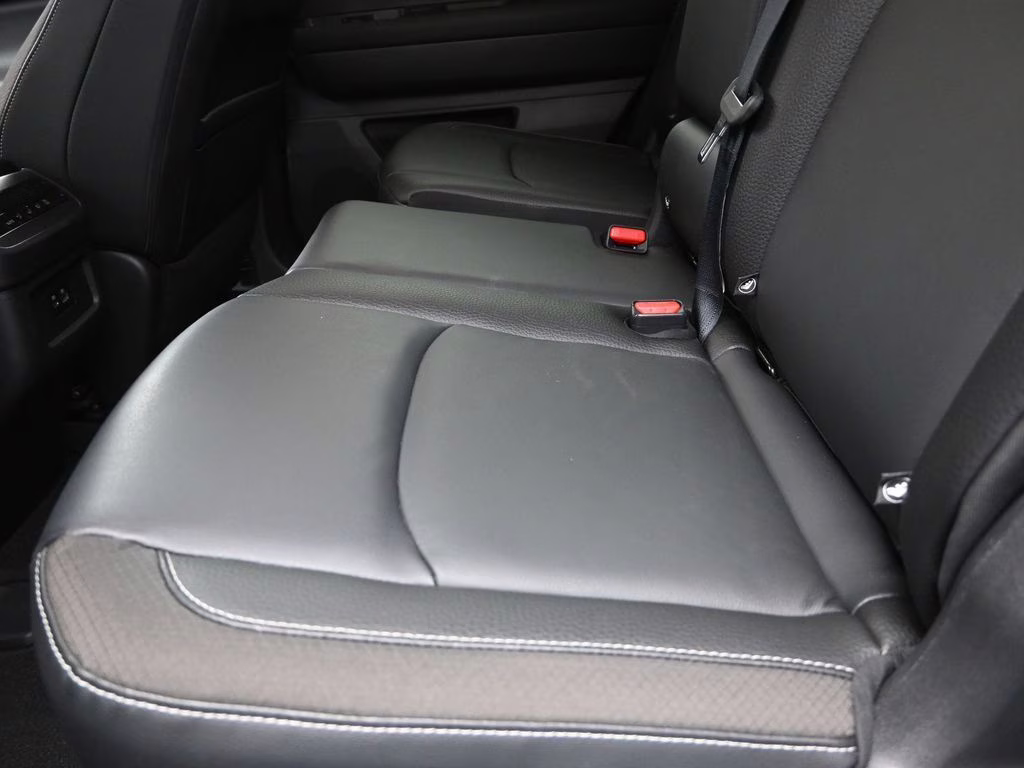 2023 Gun Metallic Nissan Pathfinder SL FWD SUV