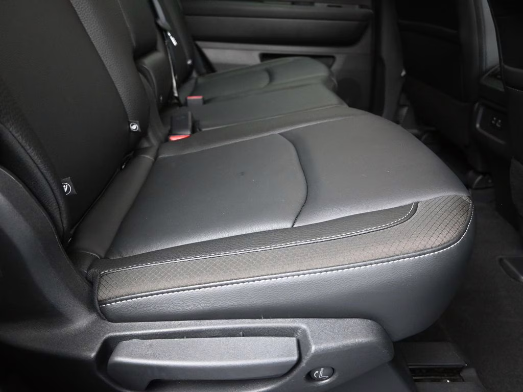2023 Gun Metallic Nissan Pathfinder SL FWD SUV