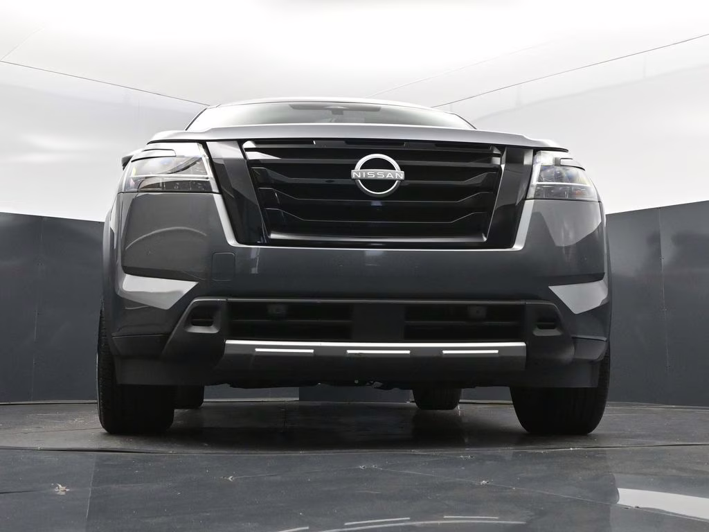 2023 Gun Metallic Nissan Pathfinder SL FWD SUV