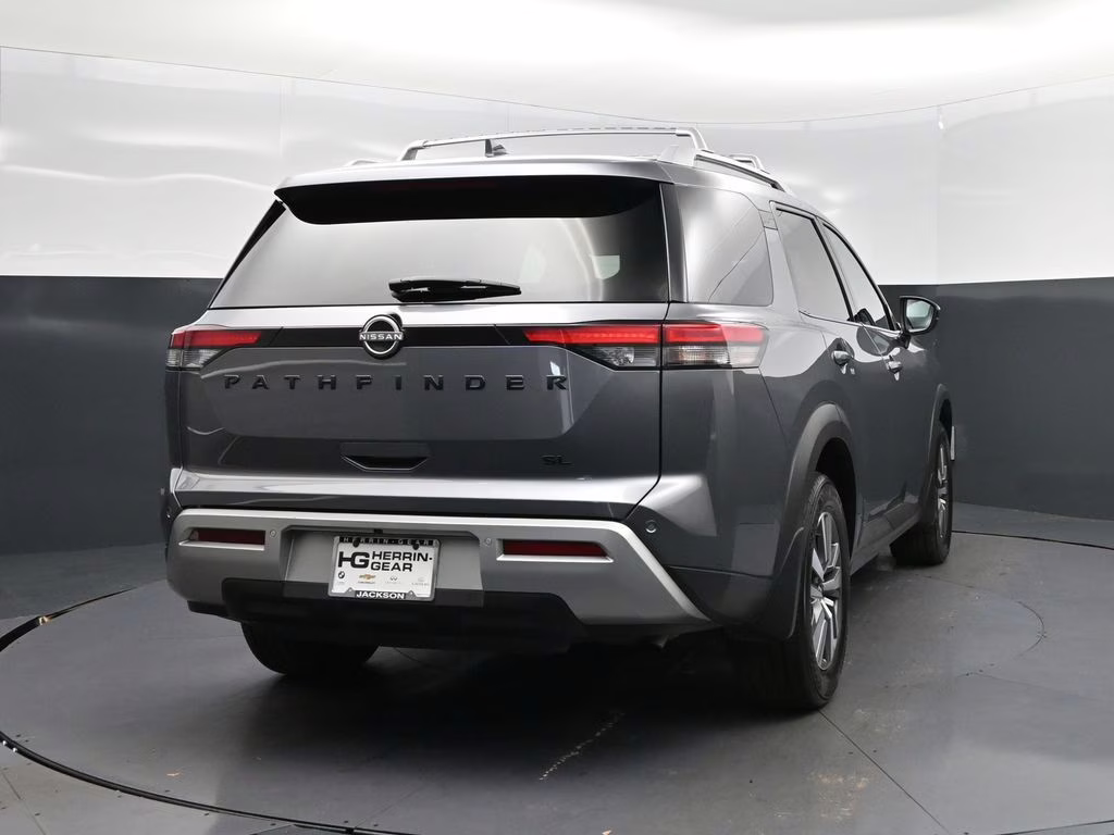 2023 Gun Metallic Nissan Pathfinder SL FWD SUV