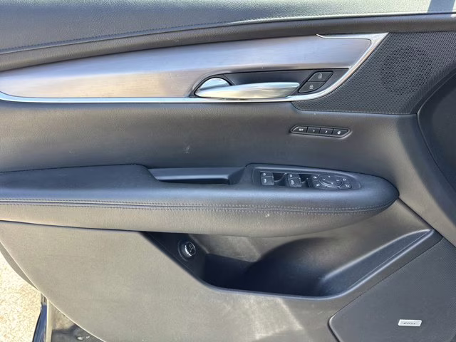 2019 Stellar Black Metallic Cadillac XT5 Luxury AWD AWD SUV