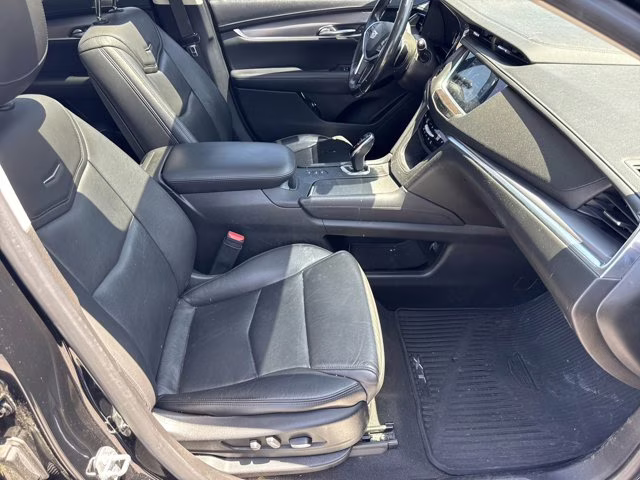 2019 Stellar Black Metallic Cadillac XT5 Luxury AWD AWD SUV