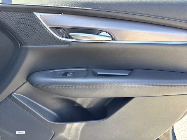 2019 Stellar Black Metallic Cadillac XT5 Luxury AWD AWD SUV