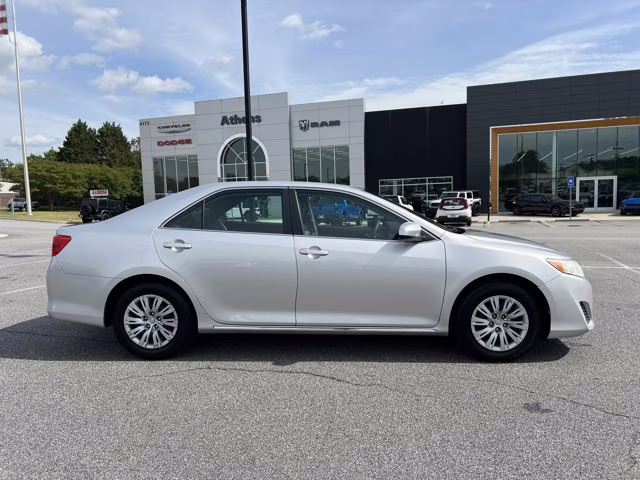 2012 Classic Silver Metallic Toyota Camry SE FWD Sedan
