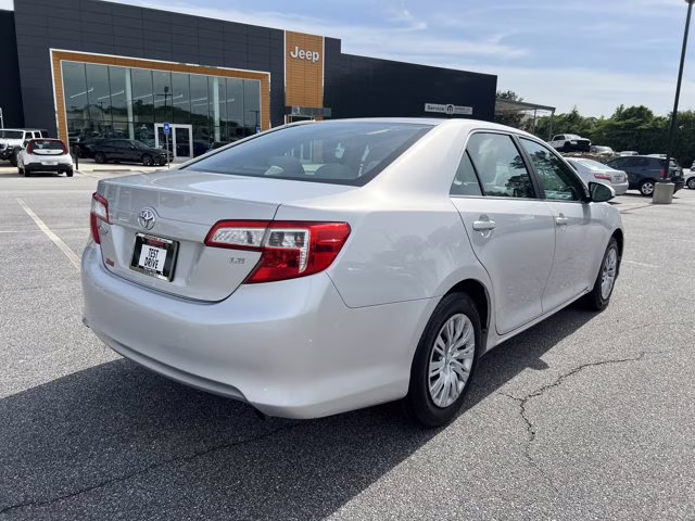 2012 Classic Silver Metallic Toyota Camry SE FWD Sedan