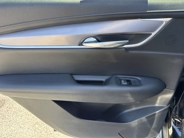 2019 Stellar Black Metallic Cadillac XT5 Luxury AWD AWD SUV