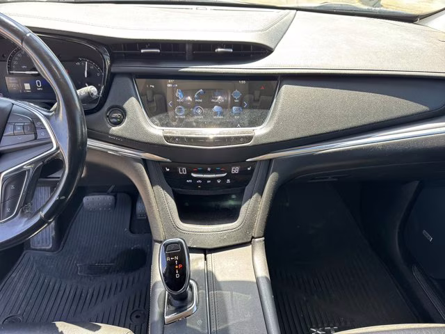 2019 Stellar Black Metallic Cadillac XT5 Luxury AWD AWD SUV