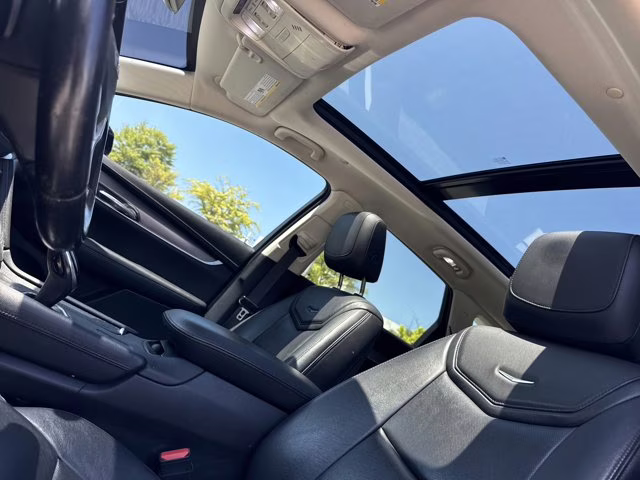 2019 Stellar Black Metallic Cadillac XT5 Luxury AWD AWD SUV