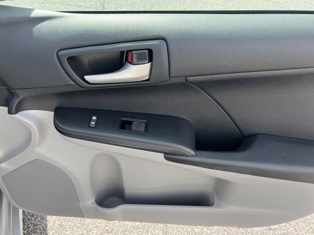2012 Classic Silver Metallic Toyota Camry SE FWD Sedan