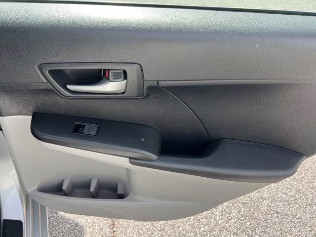 2012 Classic Silver Metallic Toyota Camry SE FWD Sedan