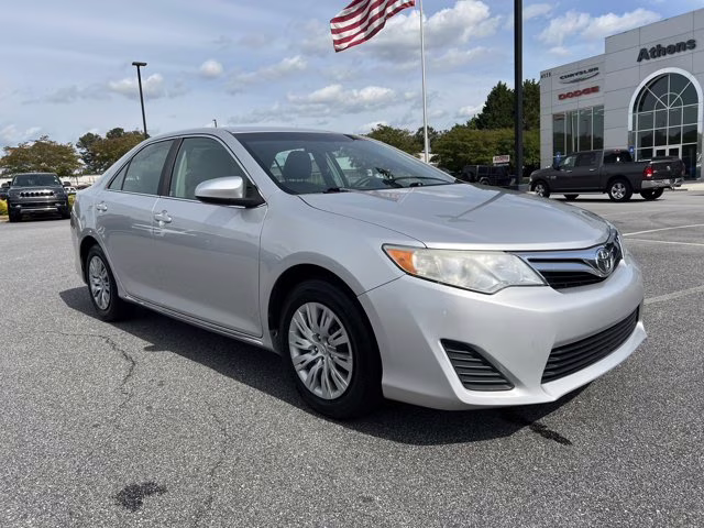 2012 Classic Silver Metallic Toyota Camry SE FWD Sedan