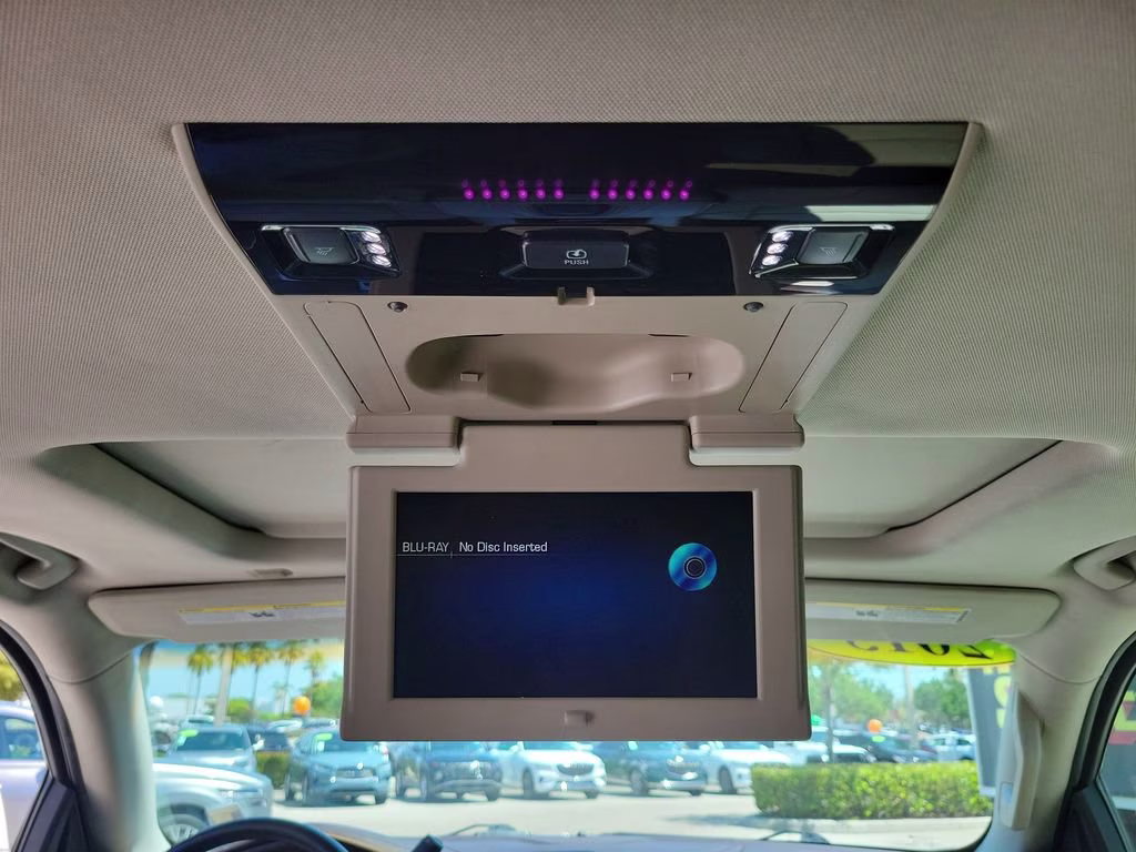 2015 White Diamond Tricoat Cadillac Escalade ESV Premium RWD SUV