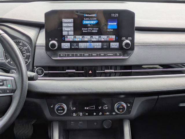 2024 White Mitsubishi Outlander SE AWD SUV
