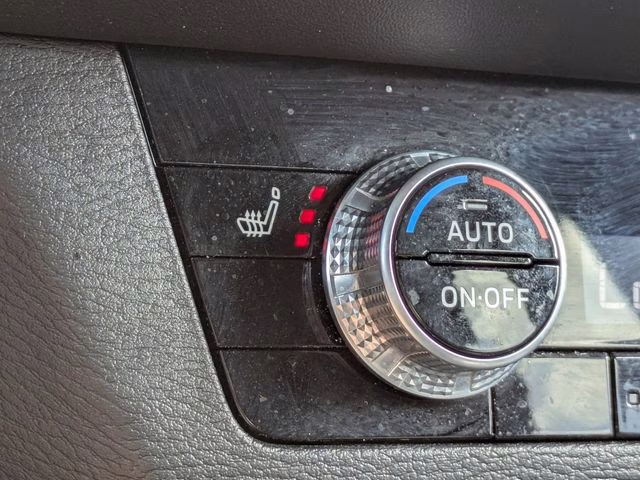 2024 White Mitsubishi Outlander SE AWD SUV