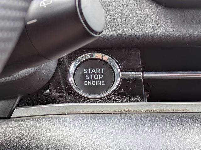 2024 White Mitsubishi Outlander SE AWD SUV