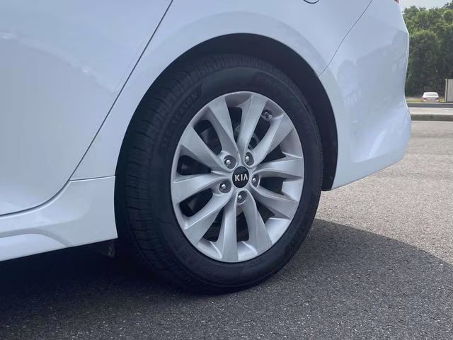 2018 Snow White Pearl Kia Optima EX FWD Sedan