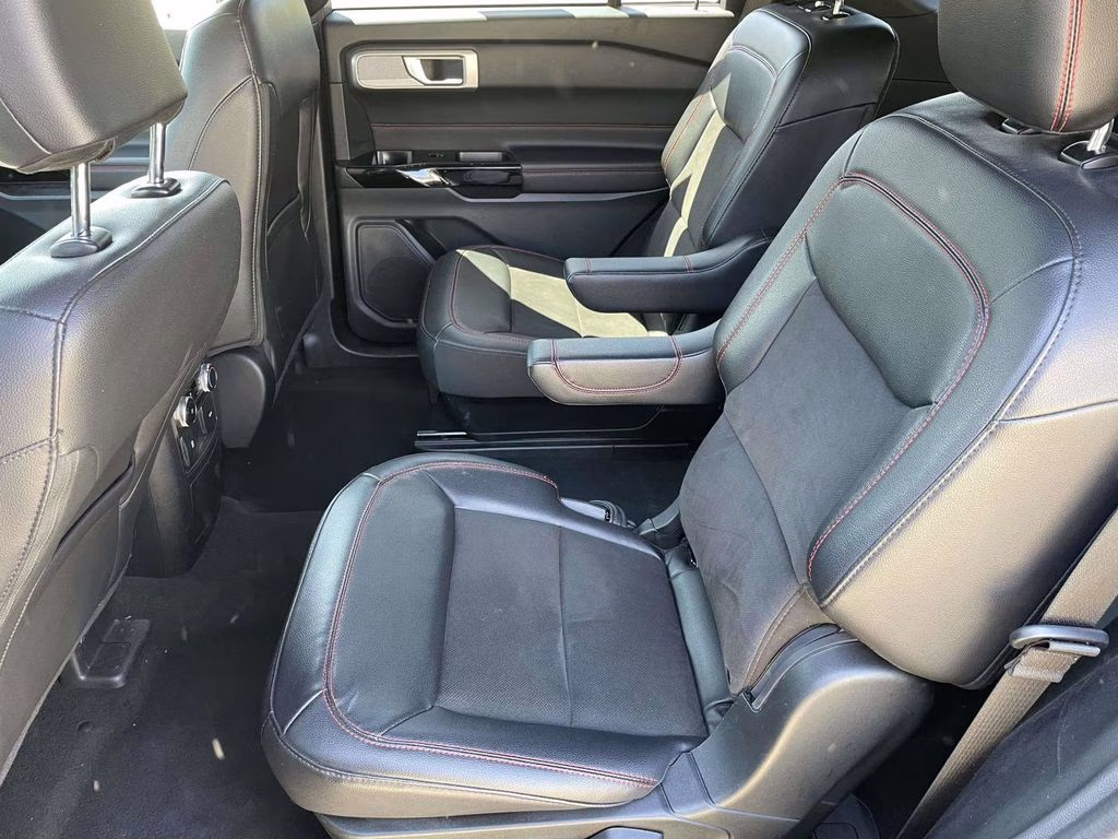 2023 Agate Black Metallic Ford Explorer ST-Line RWD SUV