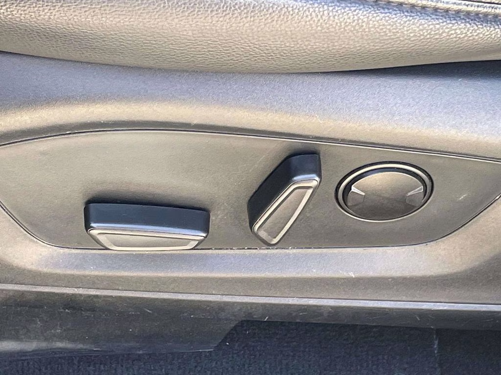 2023 Agate Black Metallic Ford Explorer ST-Line RWD SUV