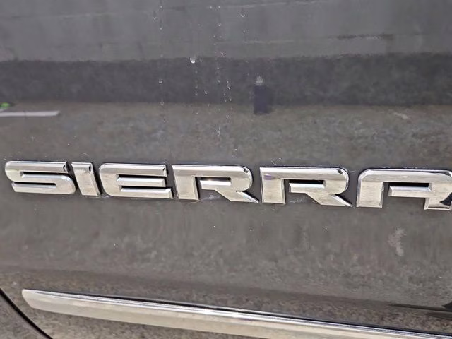 2018 Dark Slate Metallic GMC Sierra 1500 SLT 4X4 Truck