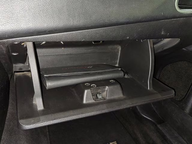 2013 Black Clearcoat Dodge Avenger SE FWD Sedan