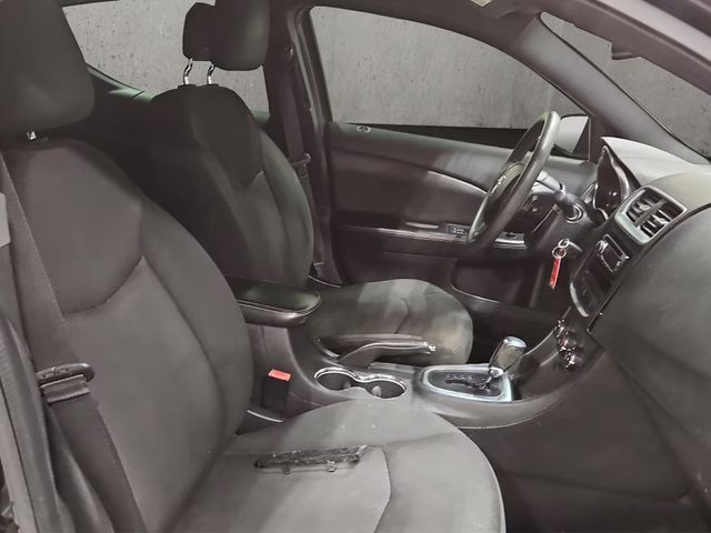 2013 Black Clearcoat Dodge Avenger SE FWD Sedan