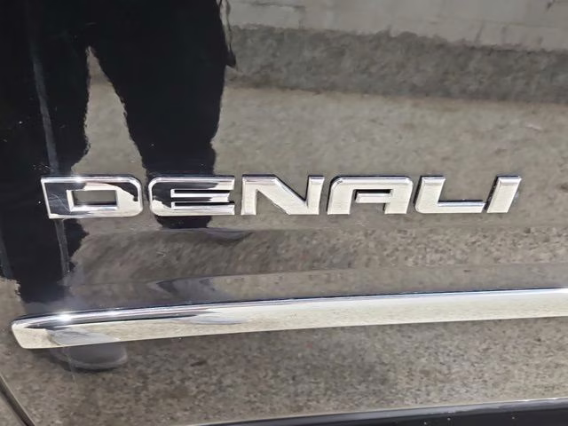 2019 Onyx Black GMC Yukon Denali 4X4 SUV